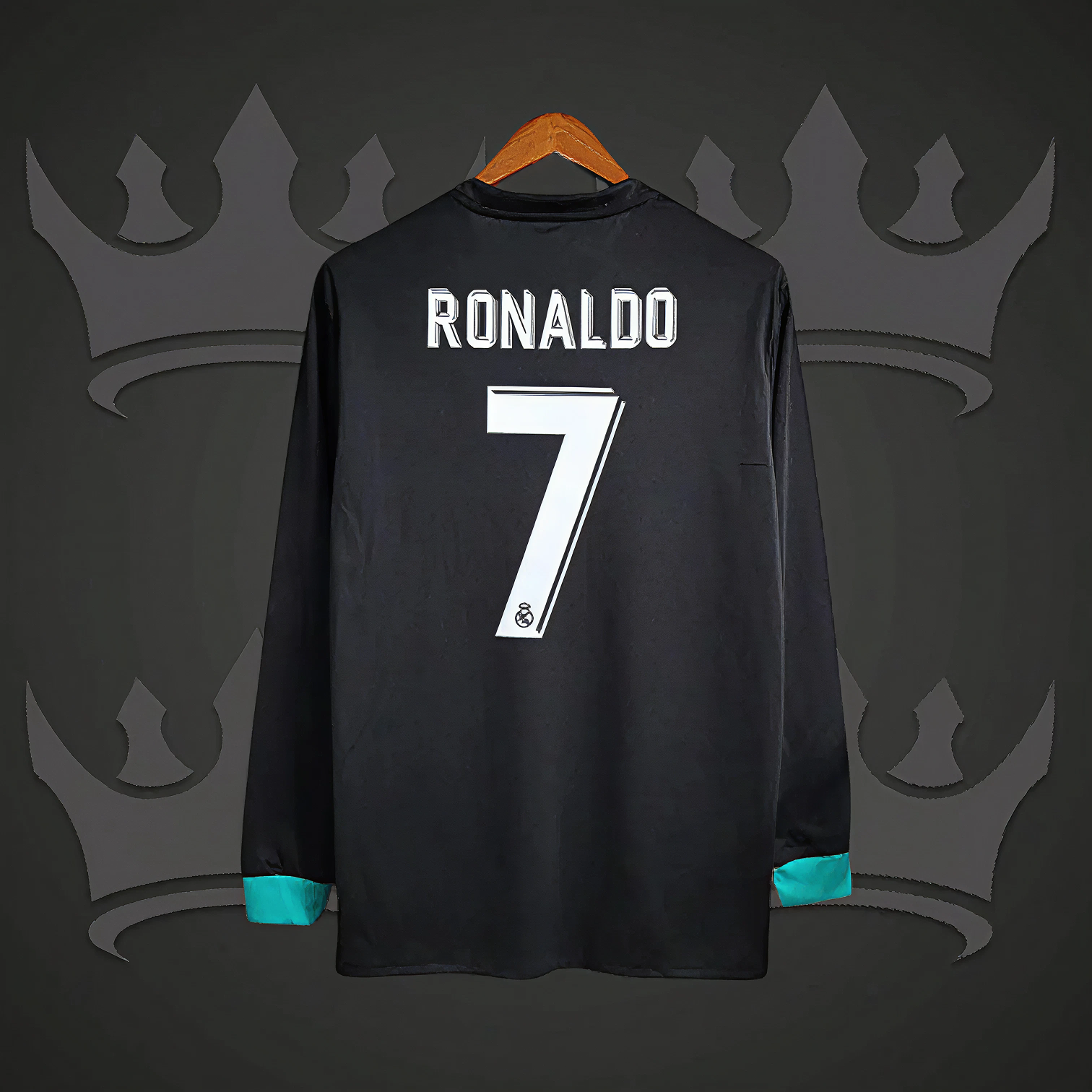 Real Madrid 2017/18 Away Retro Kit (Long)