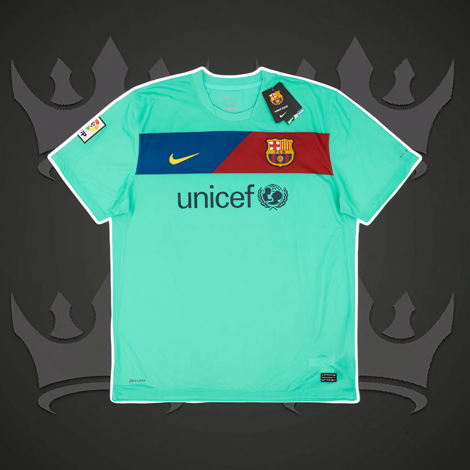 FC Barcelona 2010/11 Away Retro Kit